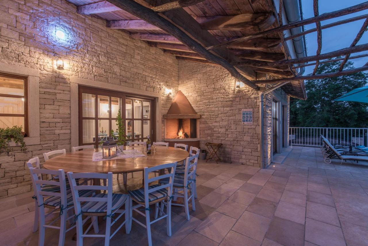 Family Villa Lipica With Private Pool And Jacuzzi Pazin Exterior photo