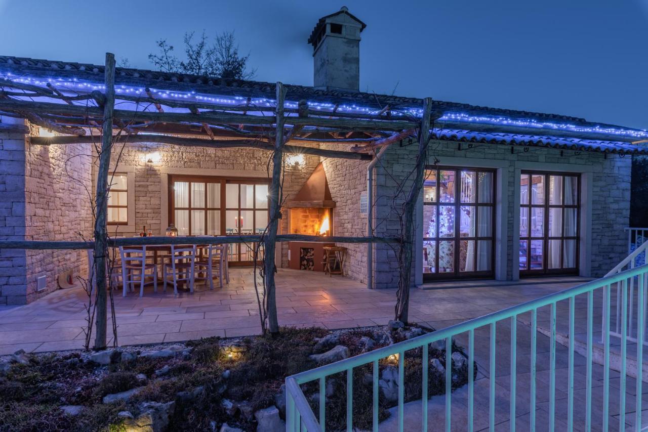 Family Villa Lipica With Private Pool And Jacuzzi Pazin Exterior photo