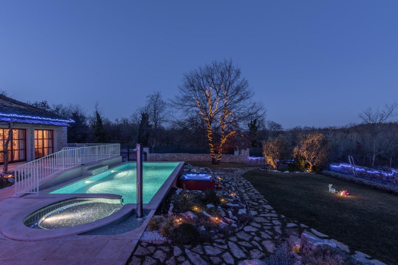 Family Villa Lipica With Private Pool And Jacuzzi Pazin Exterior photo