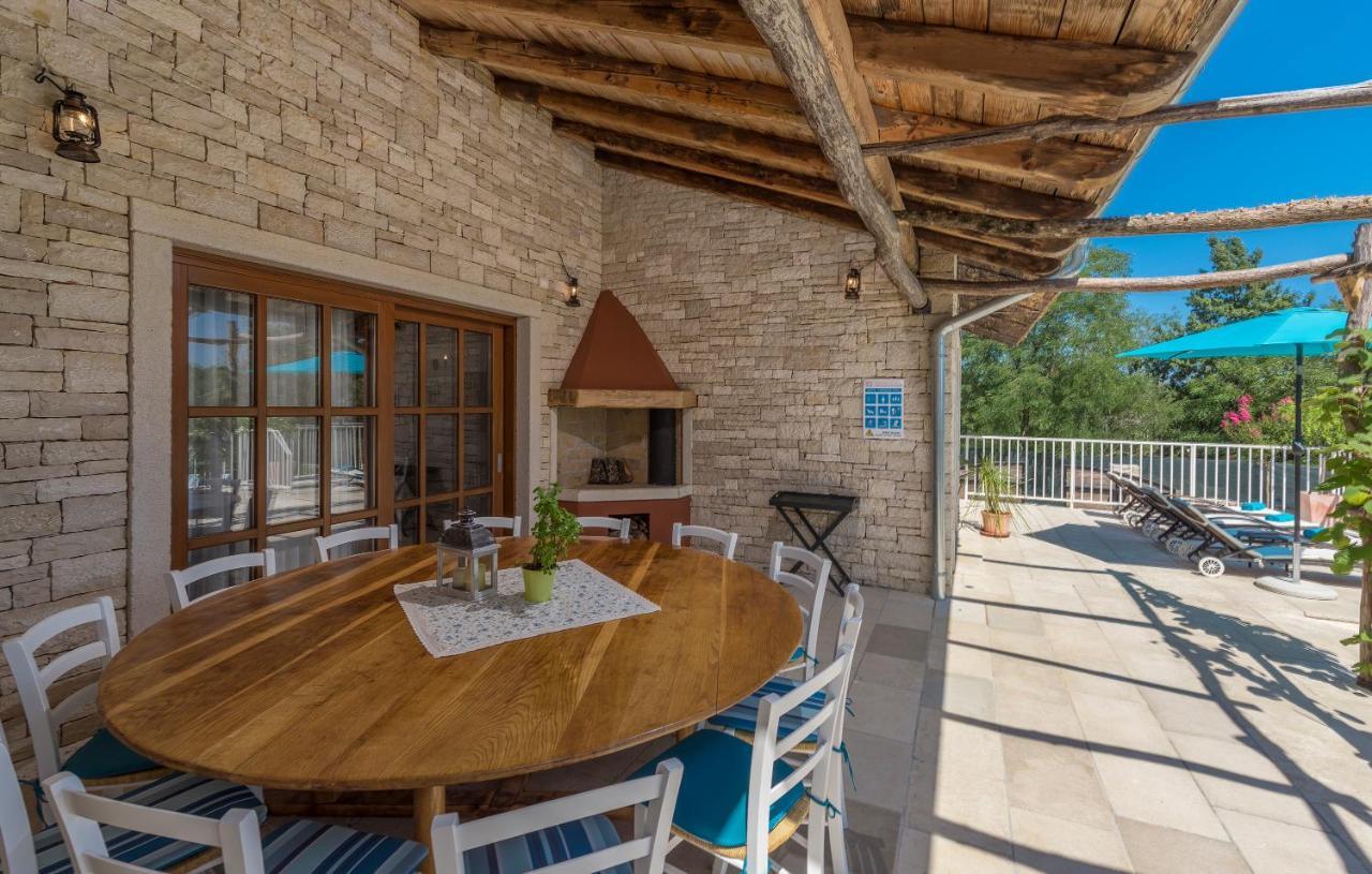 Family Villa Lipica With Private Pool And Jacuzzi Pazin Exterior photo