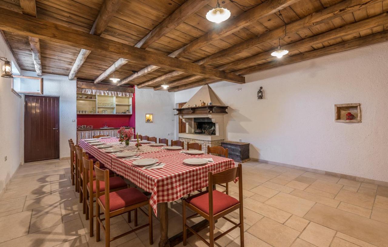 Family Villa Lipica With Private Pool And Jacuzzi Pazin Exterior photo